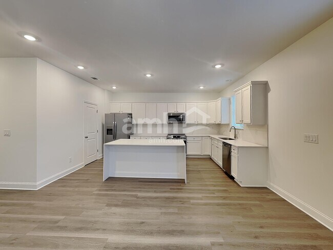 Foto del edificio - 439 Hickory Pointe Rd