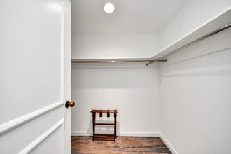 Building Photo - 1300 Lamar St