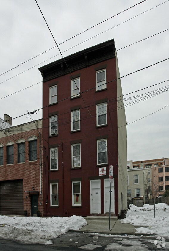 Primary Photo - 300 6th St