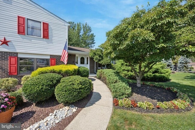Building Photo - 379 Glen Meadow Rd