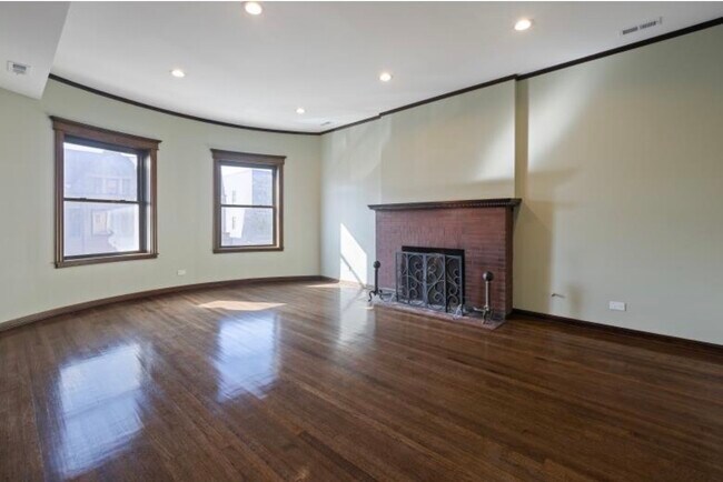 Building Photo - 442 E 48th St