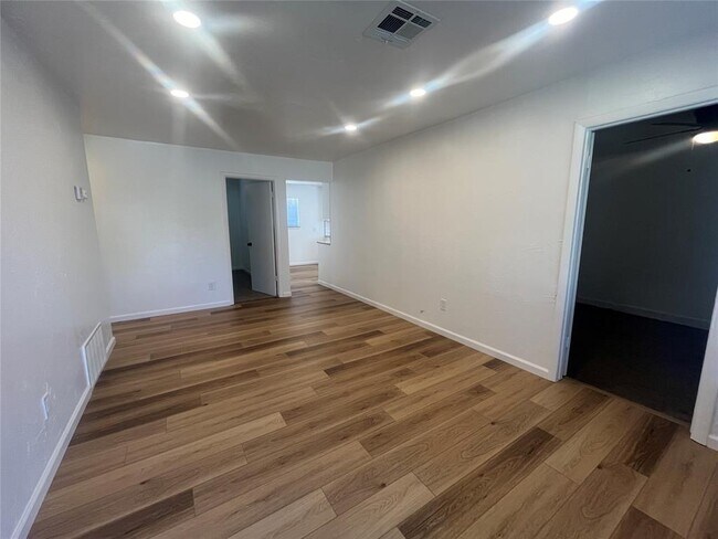 Foto del edificio - 1318 NE 15th St