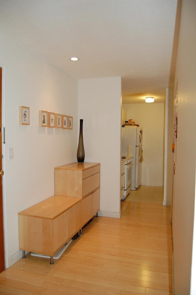 Photo - 140 Kenrick St Apartment