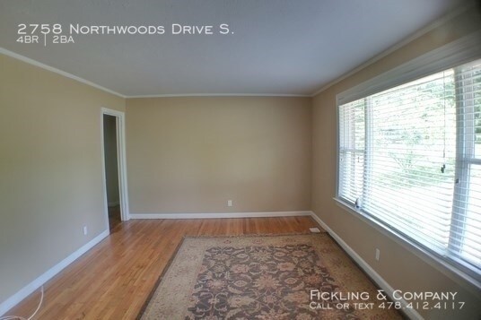 Building Photo - Convenient to I-75 and I-16!