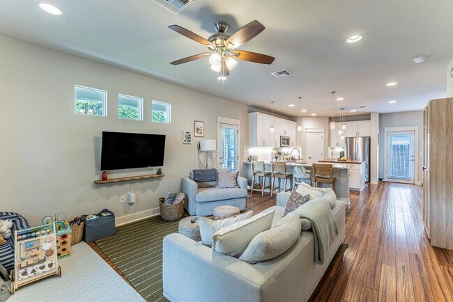 Foto del edificio - 1700 Singleton Ave