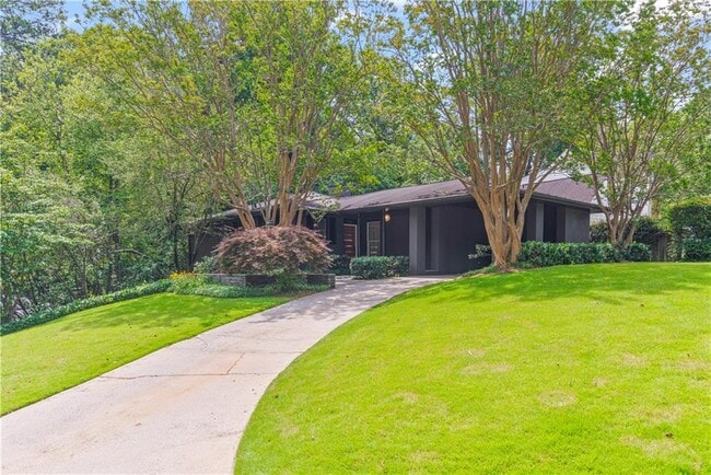 Foto del edificio - 2901 N Hills Dr NE