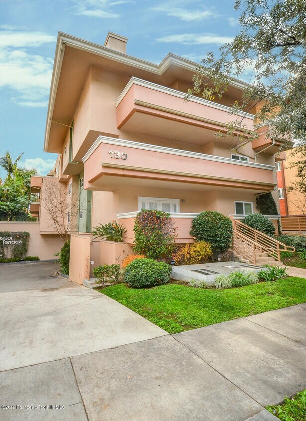 Primary Photo - 130 S Mentor Ave