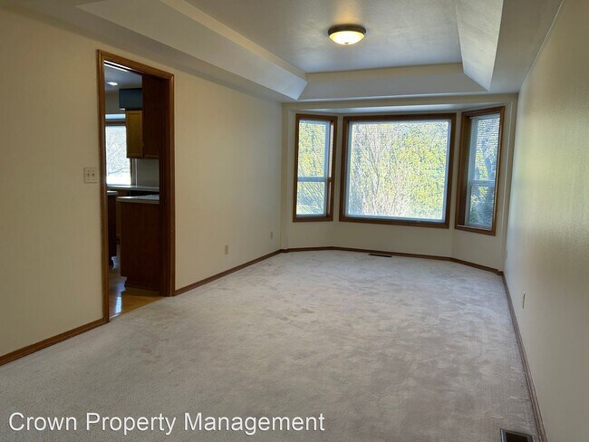 Building Photo - 5 br, 3 bath House - 2744 Willowbrook Ave.