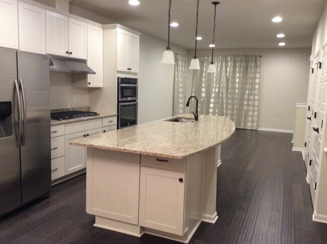 Building Photo - 2730 Helmsdale Cir