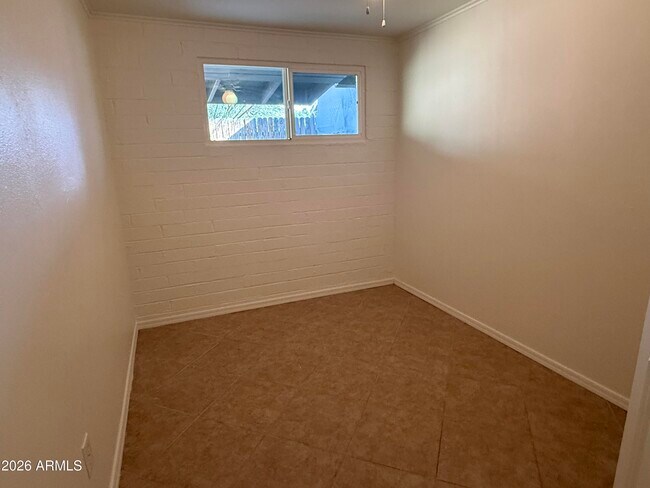 Foto del edificio - 1329 E Cinnabar Ave