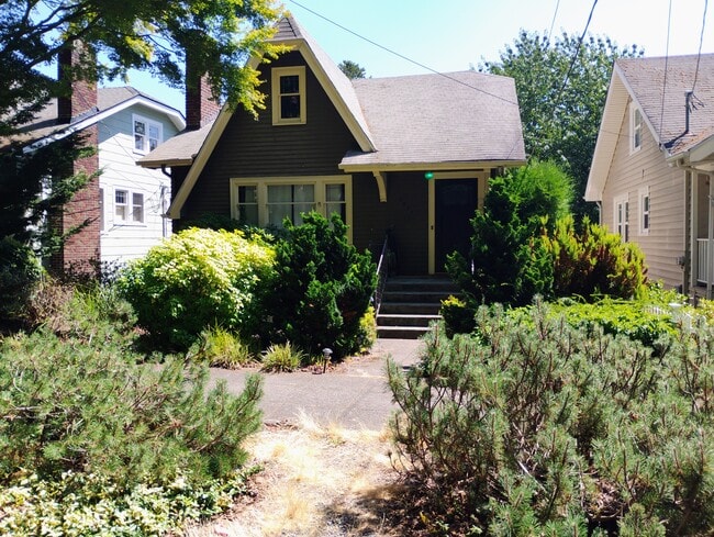 Building Photo - 4808 37th Ave NE