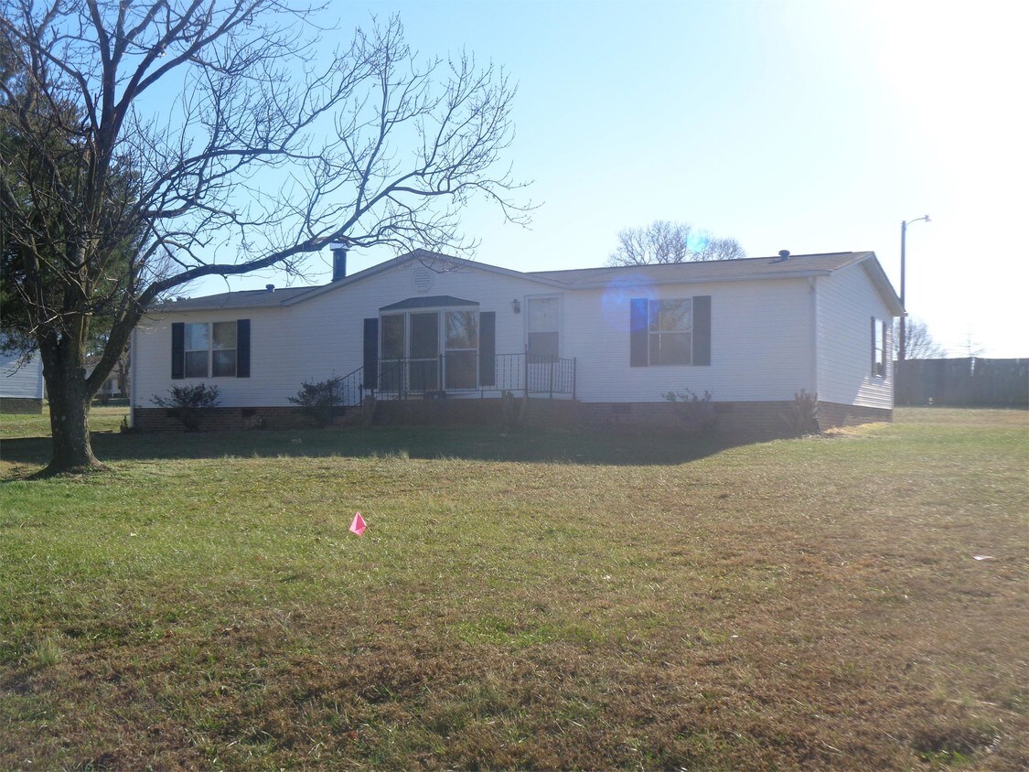 Primary Photo - 101 Buckhorn Ln