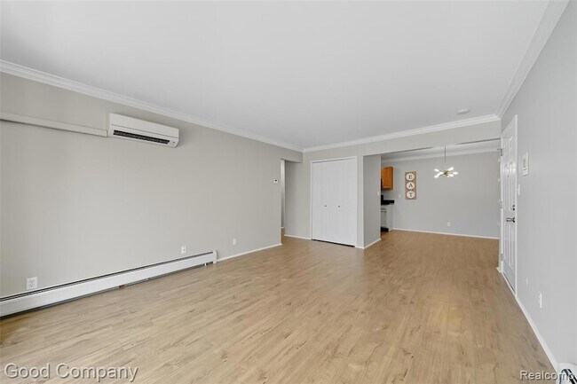 Building Photo - 2400 Parmenter Blvd