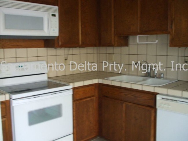 Foto del edificio - 8048 Briar Ridge Ln