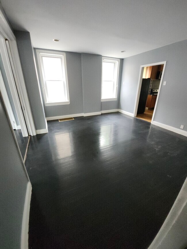 Dining Room - 404 W Courtois St