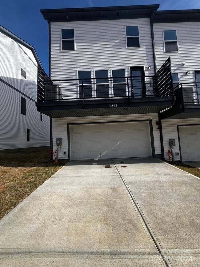 Building Photo - 2342 Donnelly Hls Ln