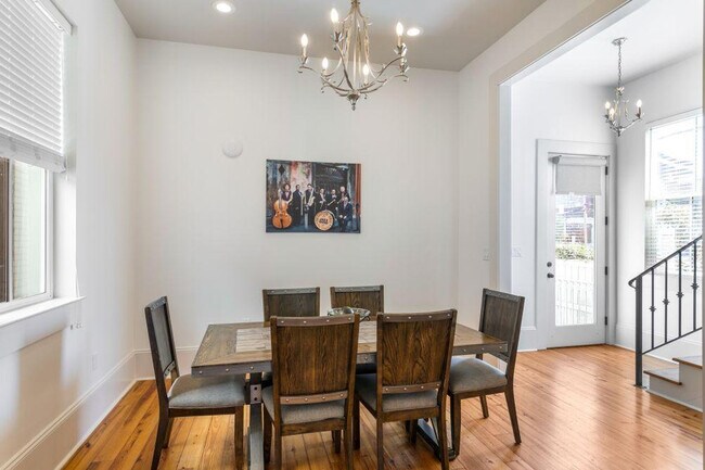 Foto del edificio - 1501 Robert C. Blakes Sr. Dr