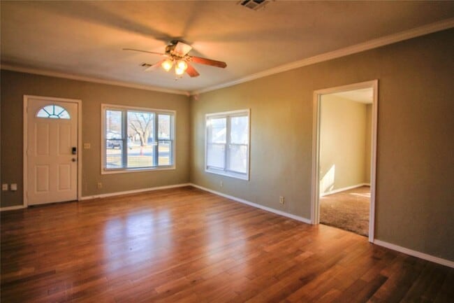 Building Photo - 836 E Eufaula St