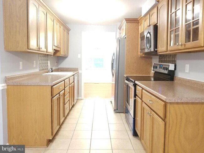 Foto del edificio - 8223 Goldstream Ct