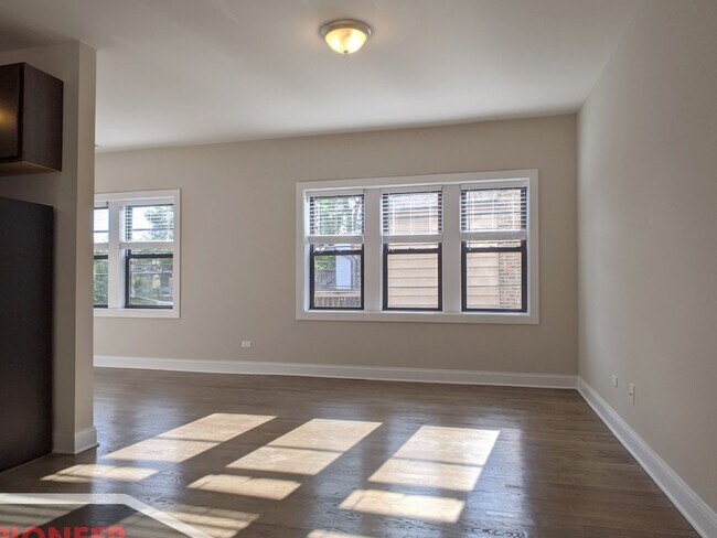 Building Photo - 3409 W Fullerton Ave