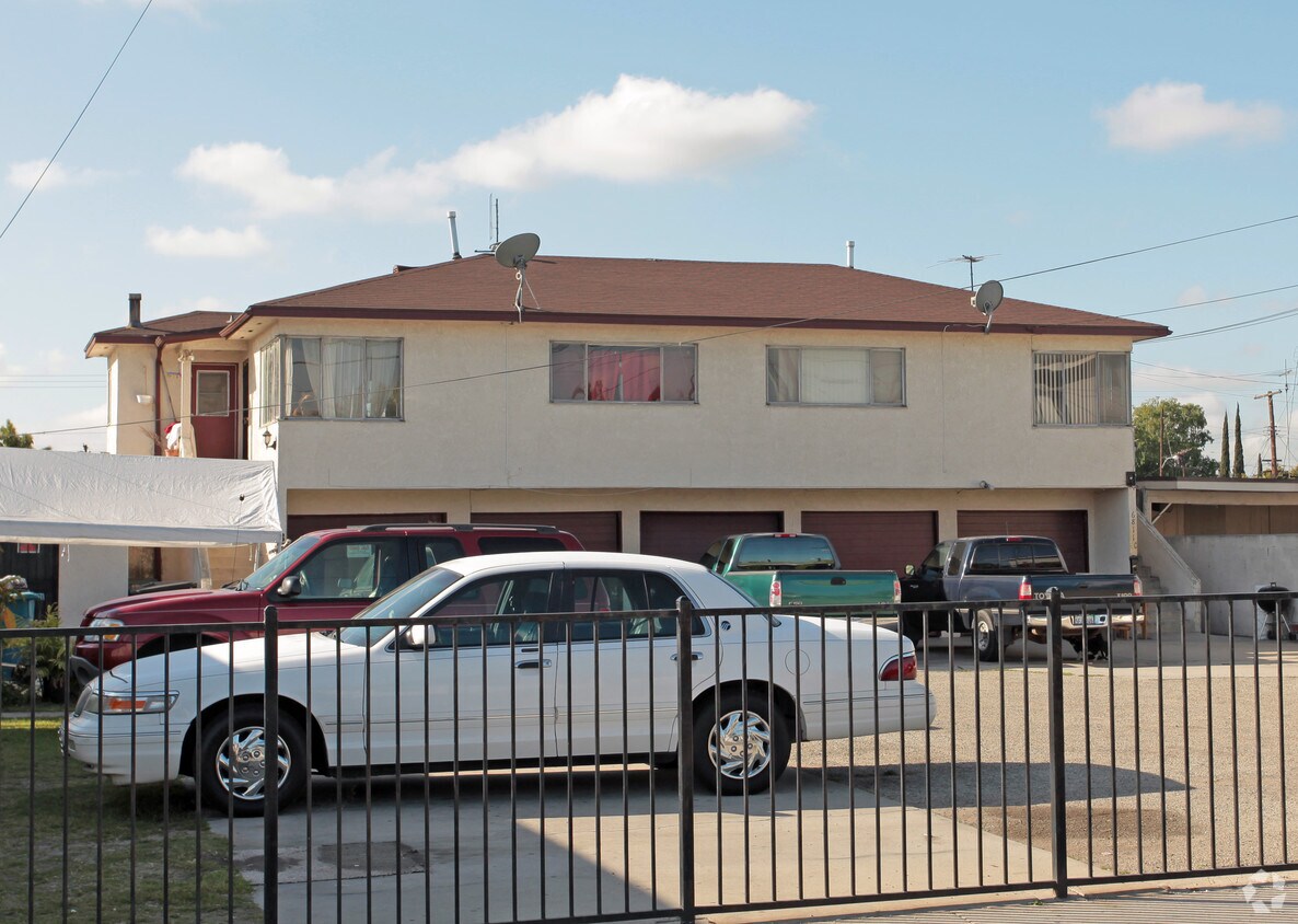 Building Photo - 6801 Wilcox Ave