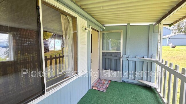 Foto del edificio - 2397 Alaska Ave E