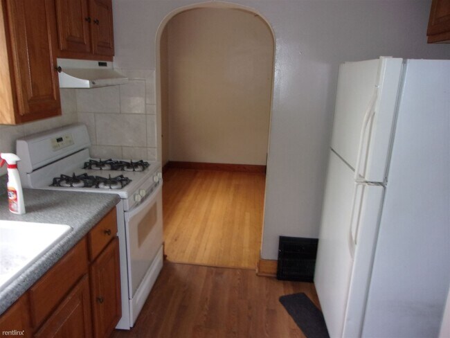 Building Photo - 2 br, 1 bath House - 3331 Washington St  H...