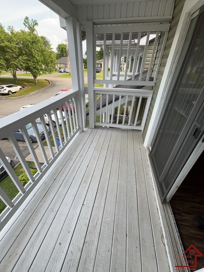 Building Photo - 430 Oriole Dr
