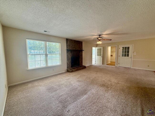 Foto del edificio - 104 Water Dr