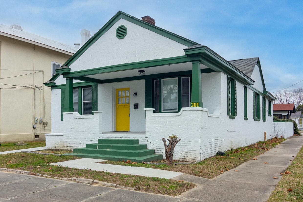 Primary Photo - 201 Broad St