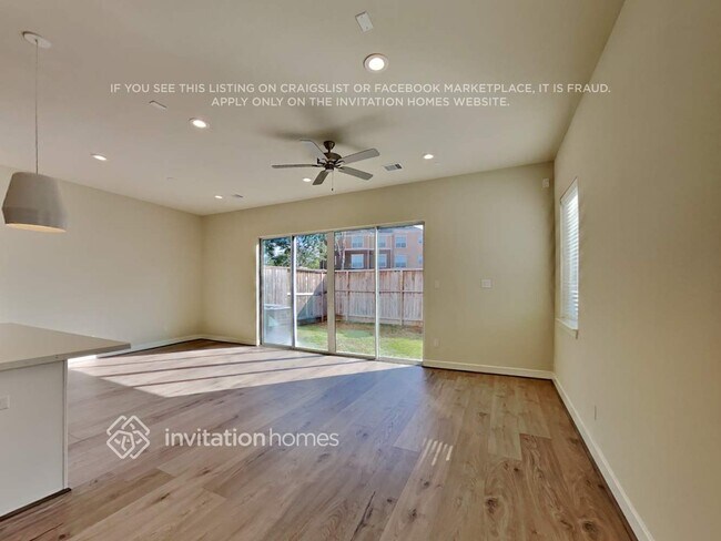 Foto del edificio - 10446 Executive Lake Dr