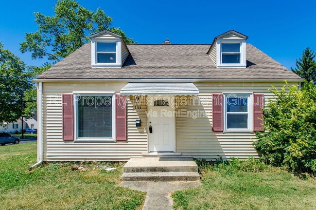 Building Photo - 3233 Hiawatha St