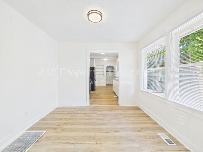 Foto del edificio - 7131 Olive St