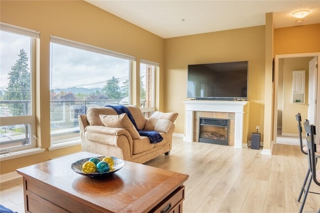 Building Photo - 2747 Jacklin Rd