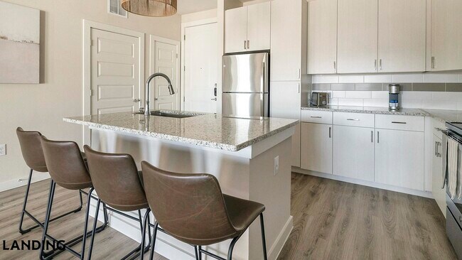 Foto del edificio - 1800 Central Pine St