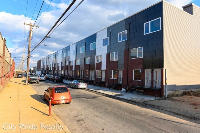 Building Photo - 3341 Tulip St