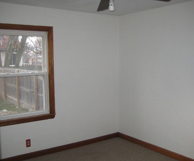 Building Photo - 11 N Seymour St