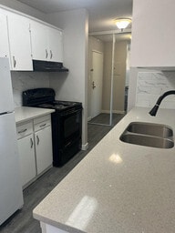 Building Photo - Palisades Manor