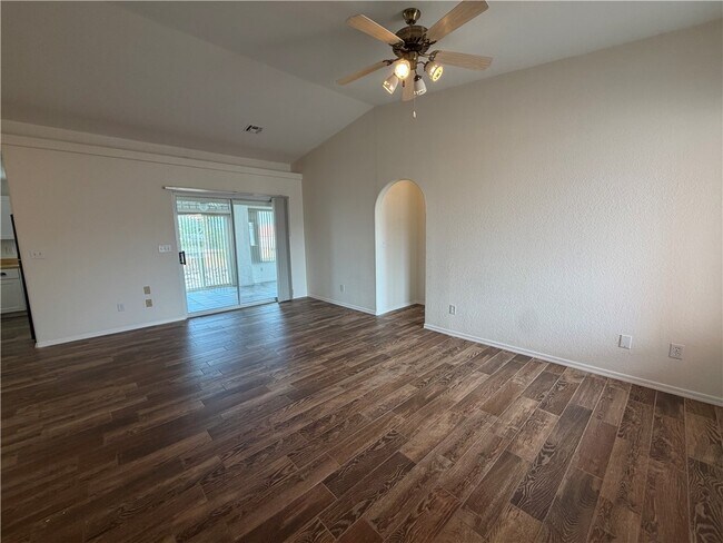 Foto del edificio - 6529 Lantana Dr