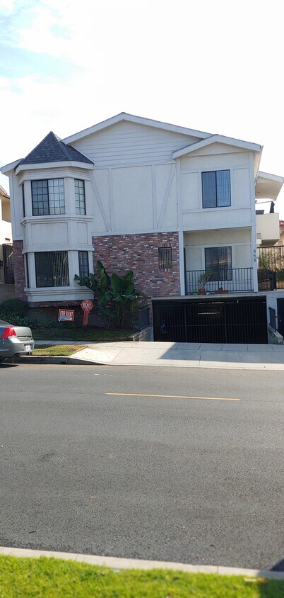 Building Photo - 468 E Cypress Ave