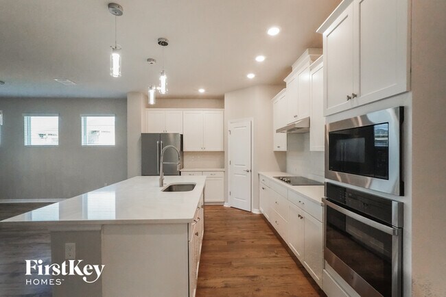 Building Photo - 17827 Passionflower Cir
