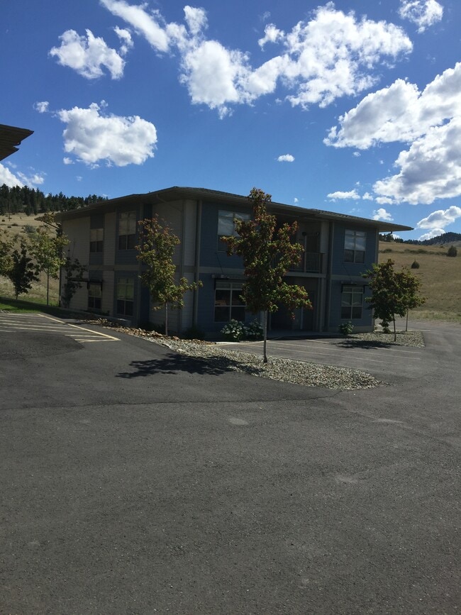 Building Photo - 2894 Overlook Blvd