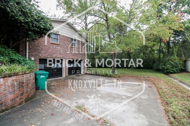 Building Photo - 8637 Glen Echo Dr