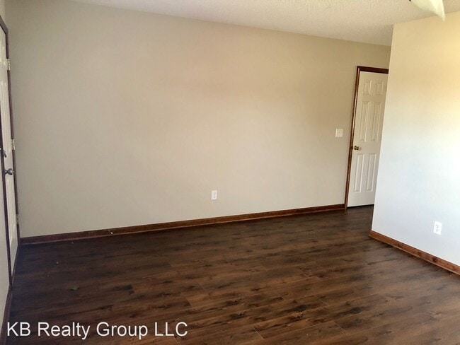 Building Photo - 2 br, 1.5 bath House - 3023 NW Mill Place