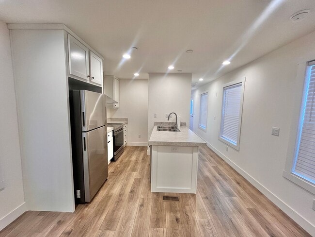 Building Photo - Brand New 2 Bedroom, 1 Bath ADU – Prime Location