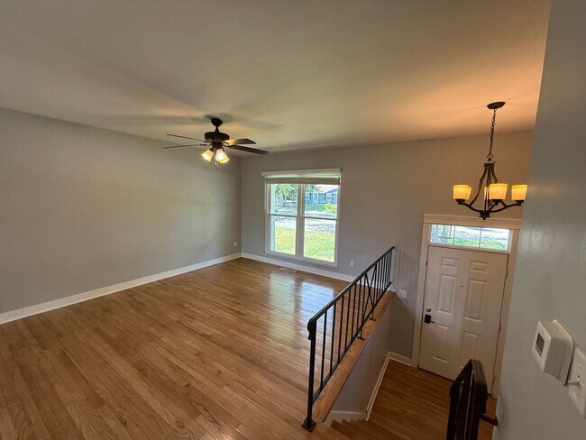 Foto del edificio - Bi-Level House for Rent in Ellettsville, IN