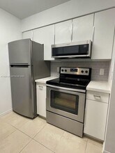 Building Photo - 430 S Park Rd