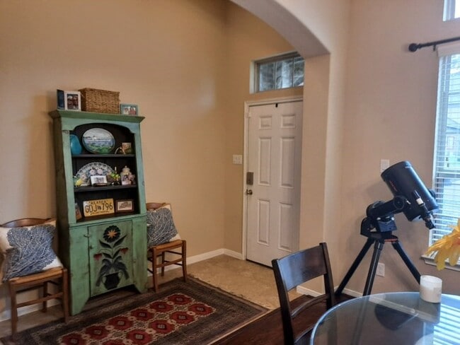 Building Photo - 2459 Garden Falls Dr