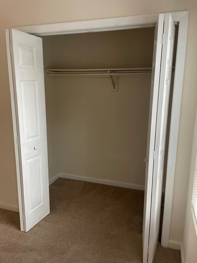 376 Woodstock Ln, Winchester, VA 22601 Townhome Rentals in Winchester