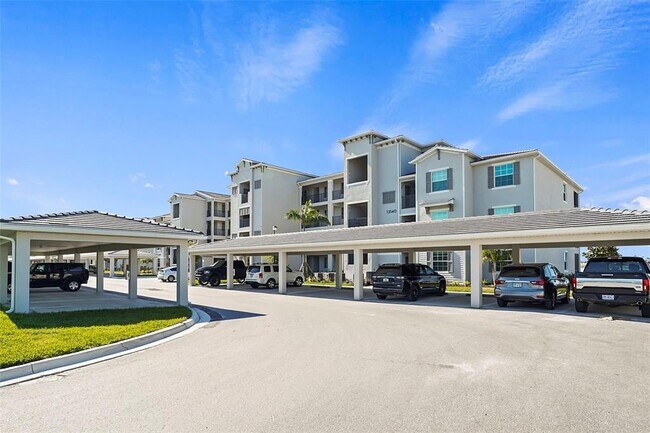 Building Photo - 12140 Wellen Golf St